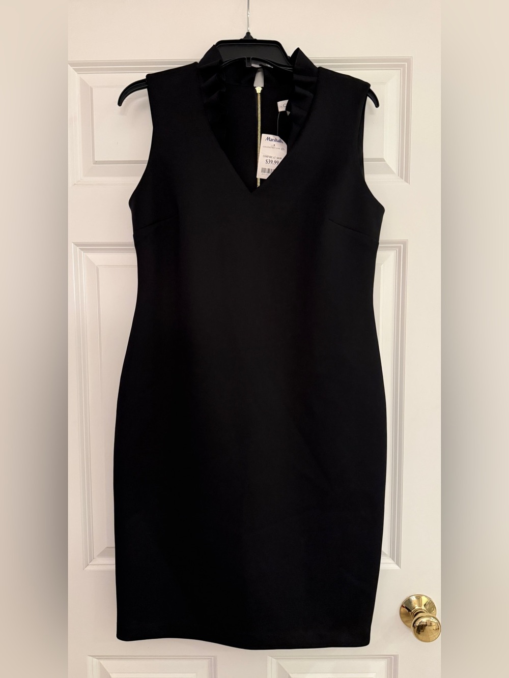 Calvin Klein Black V-Neck Sleeveless Sheath Dress